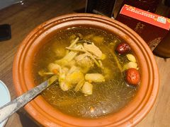 紫砂土鸡汤-有红鸡毛店·川菜(建设路店)