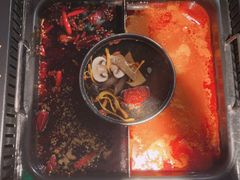 -老牌坊云南鱼豆花火锅(哈西万达店)