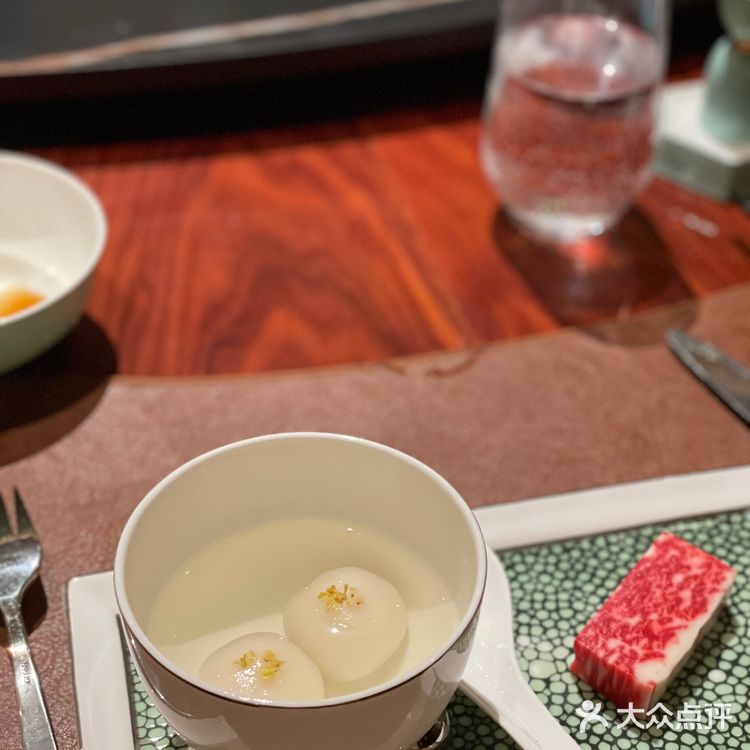 新开业的浦江名荟和浦江荟一样,一如既往的有着排场和体面