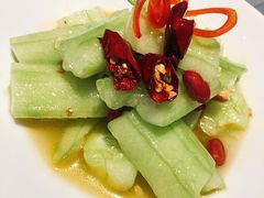 刀拍青瓜-姚姚酸菜鱼·金戈戈香港豉油鸡(喜荟城联名店)