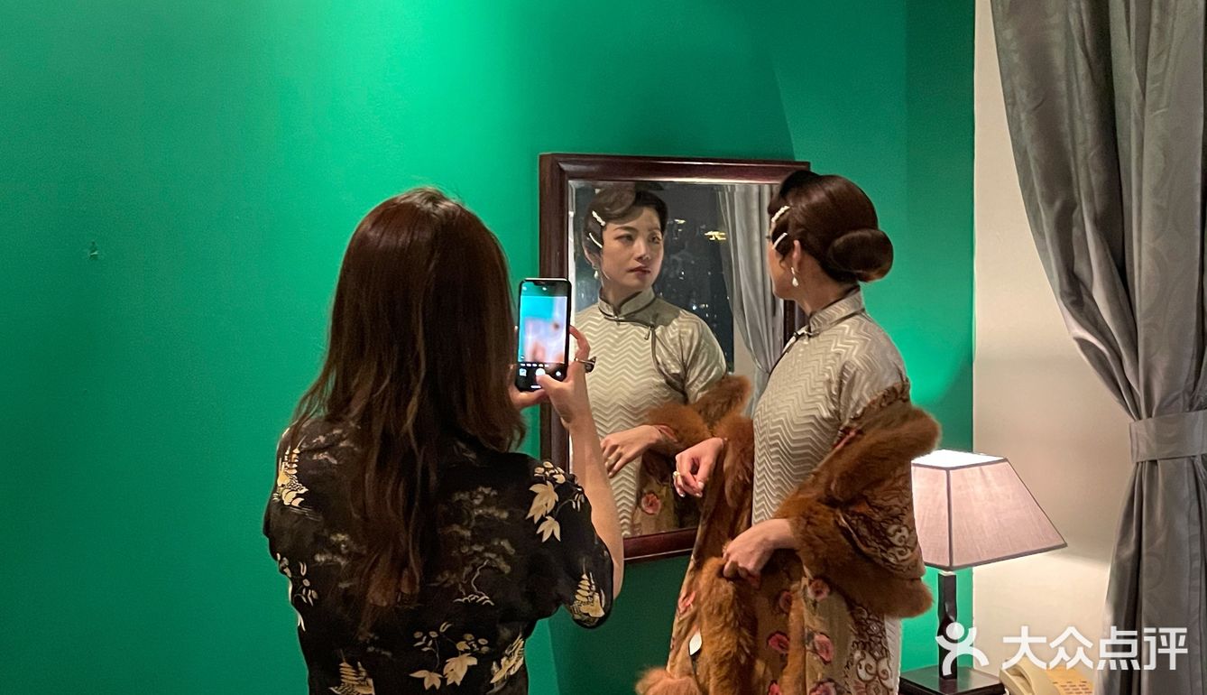 不管多大了，还是会穿妈妈的衣服