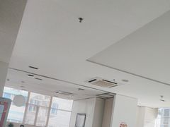 -卡罗酒店(东门晒布地铁站店)