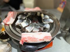 -围炉肉舍•炭烤活鳗•丹东海鲜烤肉(步行街店)