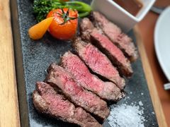 澳洲和牛西冷牛排（M6）-Golden Lily河内巴黎法越料理餐厅(建国西路店)