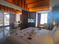 -三亚湾海居铂尔曼度假酒店