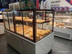 面包甜点陈列柜-幸福西饼生日蛋糕(嘉禾店)