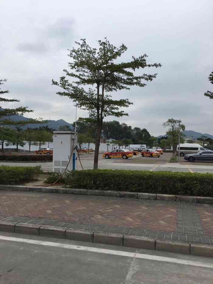 珠海唐家湾轻轨站停车场充电站