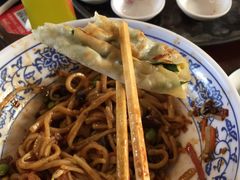 -亿诣蝎府炸酱面羊蝎子火锅(酷车小镇店)