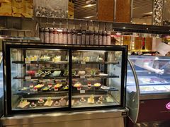 面包甜点陈列柜-芭菲盛宴·环球美食(解放碑英利国际店)