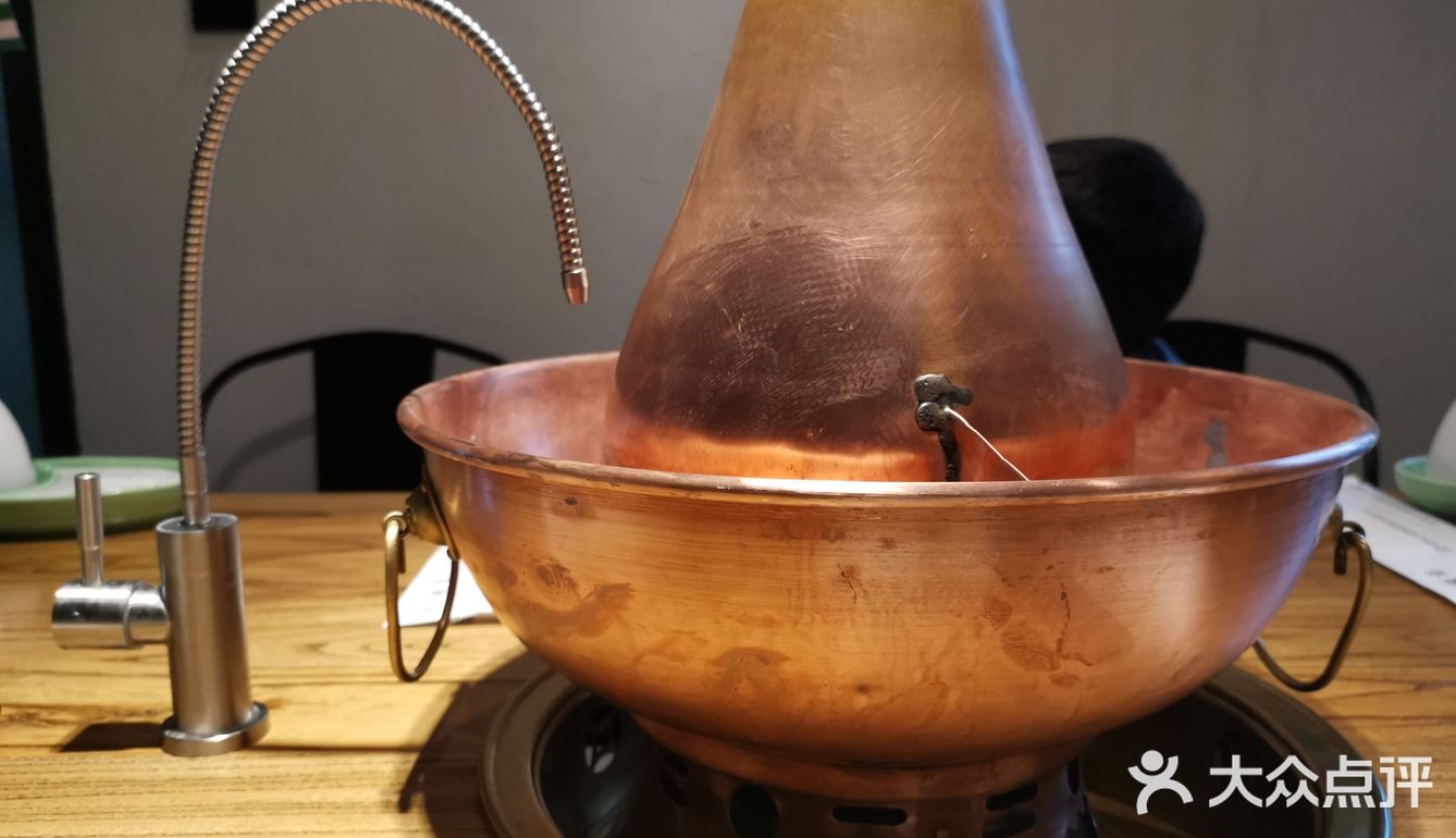 麻椒鸳鸯锅，味道超级赞，还点了几串羊肉串，肉块非常大