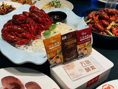 -肥肥虾庄·金牌油焖大虾(杨园滨江时代walk店)