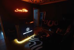 -SNOW TATTOO STUDIO