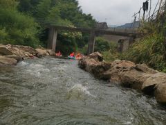 -仙山谷激浪漂流