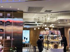 门面-奈雪的茶(湖滨银泰in77C区PRO店)