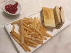 鲜牛肉炒蛋多士三明治-港丽餐厅(高德置地店)