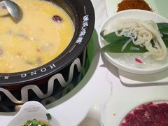 -洪氏嗨捞·广东猪肚鸡·椰子鸡火锅(西咸万象城店)