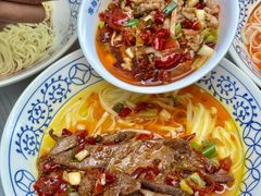 -李与白包子铺(桐梓林店)