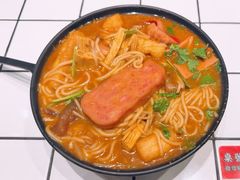 -肥汁米蘭香港米线(长宁来福士店)