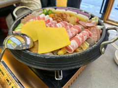 -豚妈妈汤饭·部队锅(南京东路店)