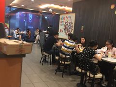用餐区-麦当劳(春风店)