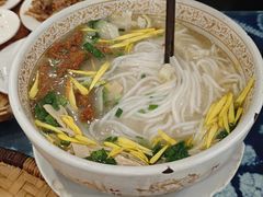 -桥香园云南过桥米线(金马碧鸡店)