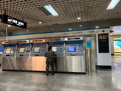 -陆家浜路(地铁站)