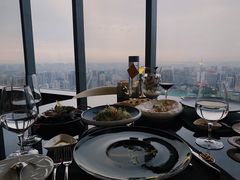 靠窗位-西安皇冠假日酒店·B&G51餐厅