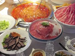 -茅草房·河畔园林火锅
