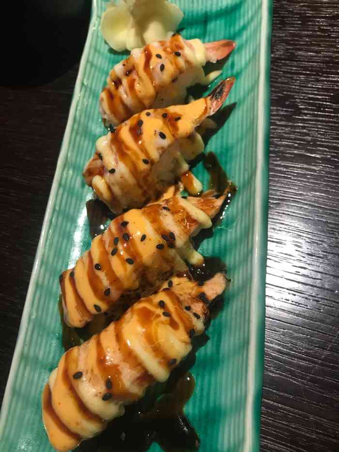 打分 昨天带娃打卡了井泽日料,可惜忘记给菜品拍照了,只拍了一份寿司.