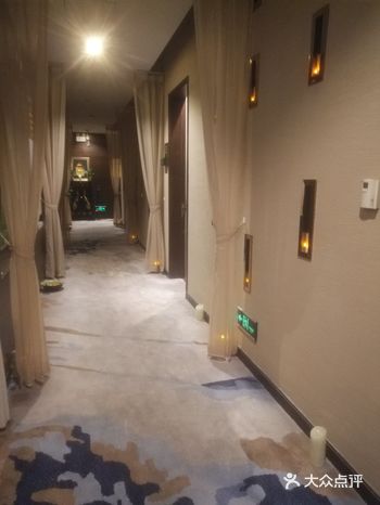 来到新云南皇冠假日酒店，真的是找到了最专业的泰式按摩