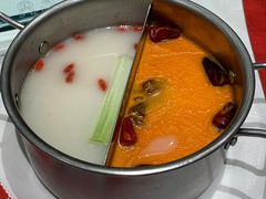 老妈招牌双味汤-皇城老妈·大连海鲜火锅(港湾店)