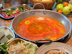 -野山舂·贵州现舂酸汤火锅(鸿通城店)