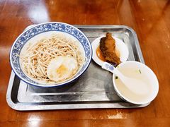 爆鱼荷包蛋冷拌面-伟记奥面馆(养育巷店)