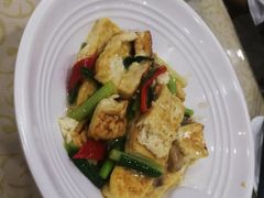 客家自磨让豆腐-鹏城人家海鲜酒家·23年老字号(较场尾店)
