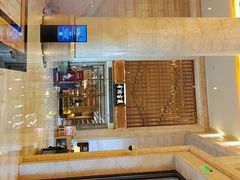 -广州万富希尔顿酒店·感趣自助餐厅·金秋蟹宴生蚝海鲜刺身