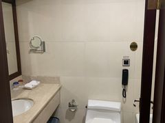 -深圳君逸国际酒店(龙岗横岗塘坑地铁站店)