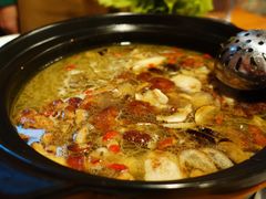 野生菌土鸡火锅-云朵小院·石锅鱼·野生菌餐厅(蒗放店)