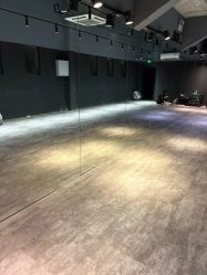 -CASTER跳舞俱乐部