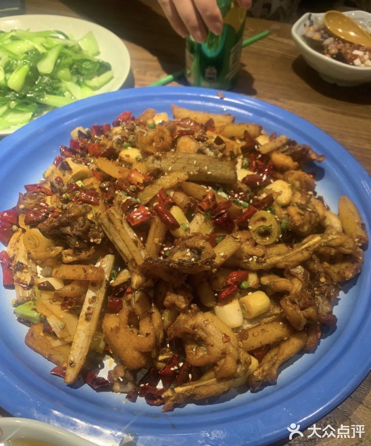 半步癫小酒一喝特别有当大侠的感觉 辣子鸡分量特别足