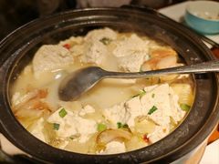 黄山老豆腐炖土咸肉-魏铭鱼头捞饭(嘉善店)