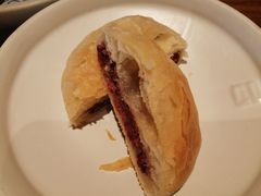 玫瑰鲜花饼-云海肴·汽锅鸡·云南菜(天山百盛优客店)