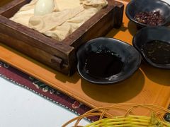 -刘姐啤酒鱼民族演艺餐厅(西街总店)