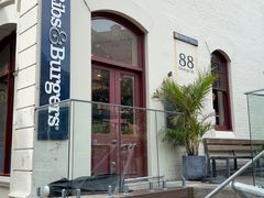 -Ribs & Burgers The Rocks