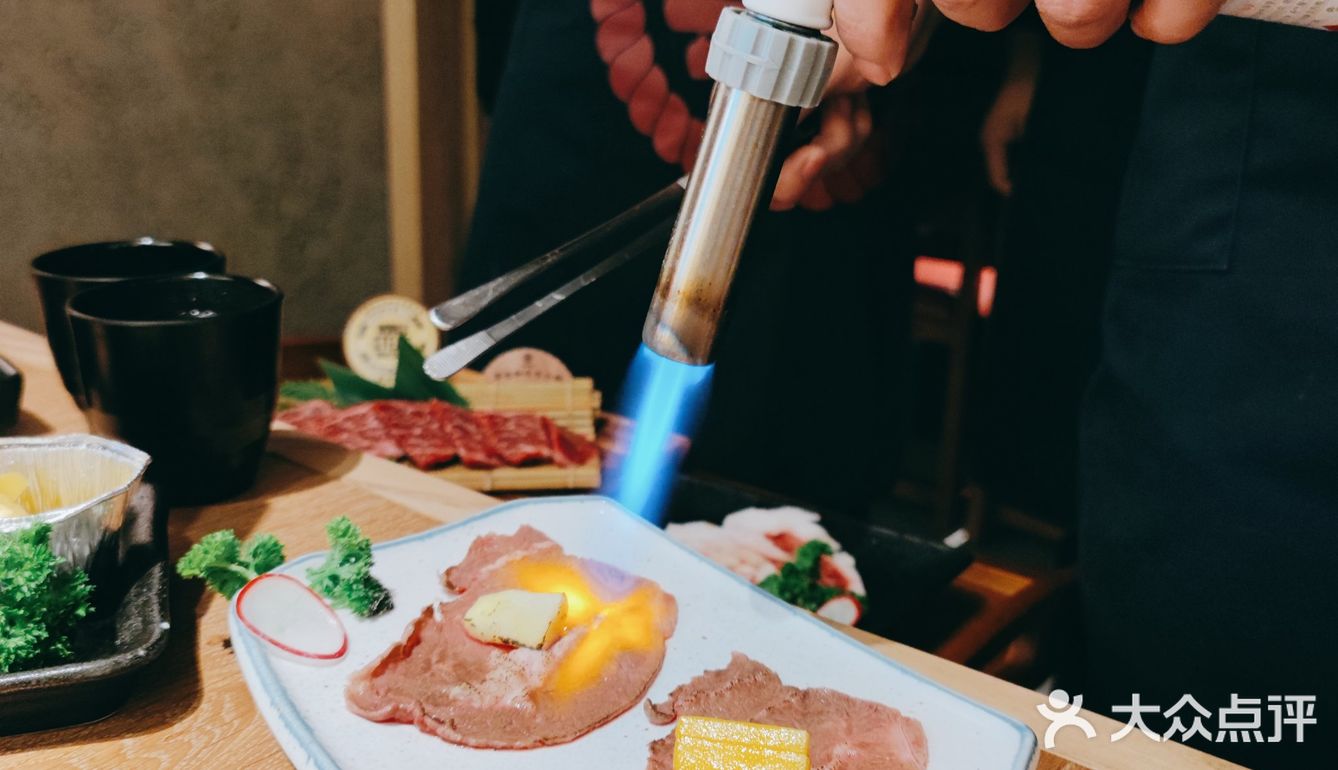 吃美味烤肉，幸乎？幸也！[奸笑]