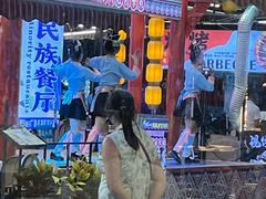 -刘姐啤酒鱼民族演艺餐厅(西街总店)