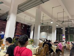 大堂-标记美食新鲜猪杂(兴南大道店)