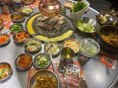 -GOGIYA·咕叽吖韩国传统烤肉店(东方新天地店)