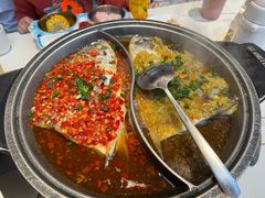 -阿瓦山寨·湘菜现炒·剁椒鱼头王(咸阳总店)