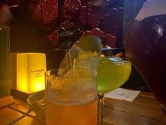 -FOUR PLAY BAR