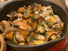 黑松露牛肝菌焖牛蛙-云海肴云南菜·蒸汽石锅鱼(北京良乡华冠店)